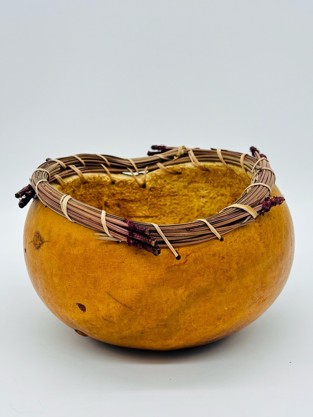 Vintage Handcrafted Gourd Bowl Pine Needle Rim Signed Drake 99 Rustic Primitive - Picture 4 of 13